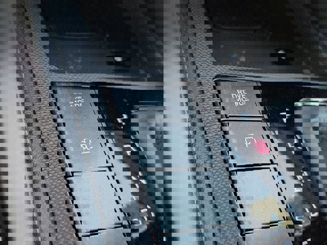 Used 2025 Hyundai Elantra Sport image 23