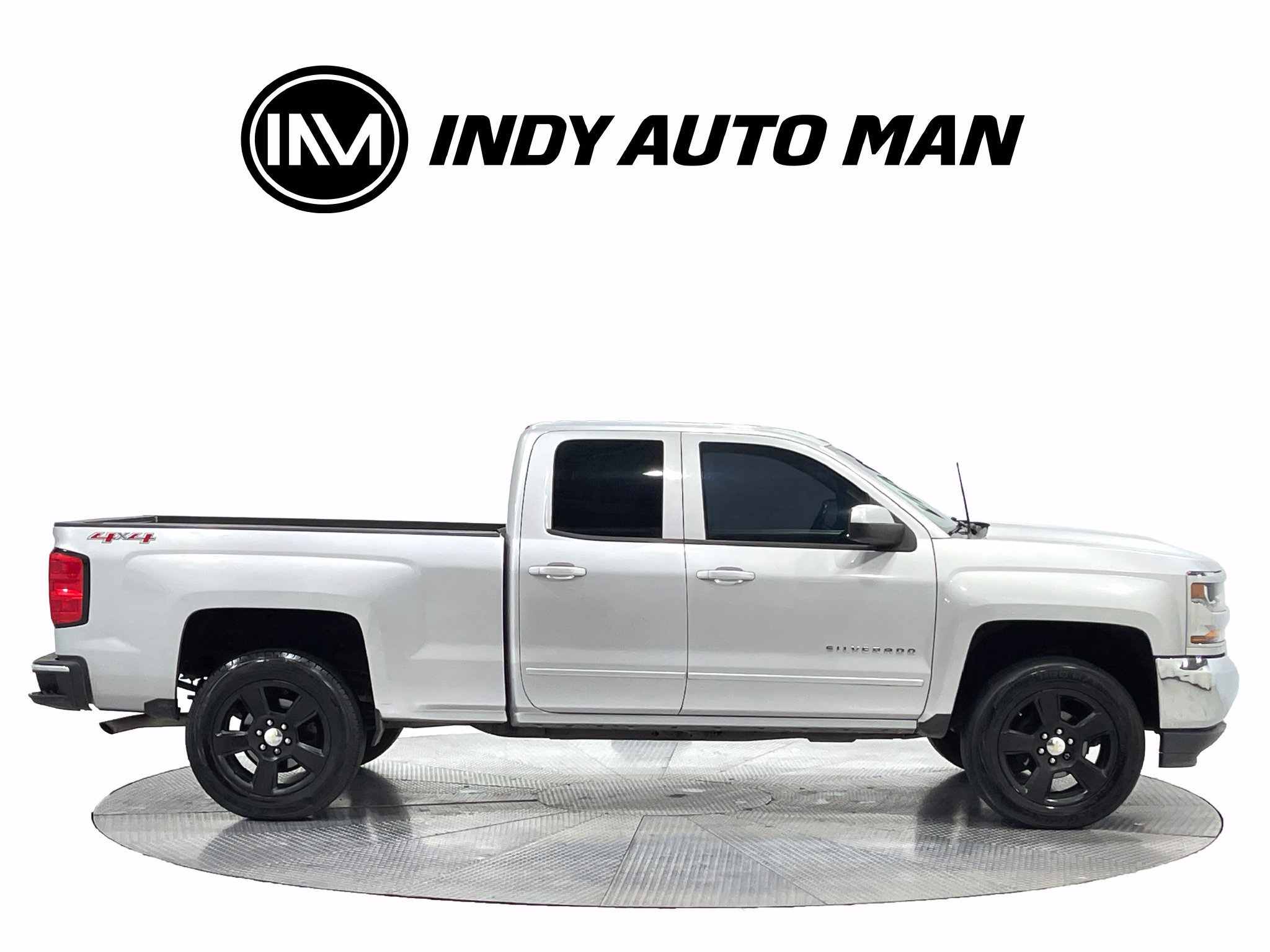 Used 2018 Chevrolet Silverado 1500 LT w/ Trailering Package AWD/4WD image 3
