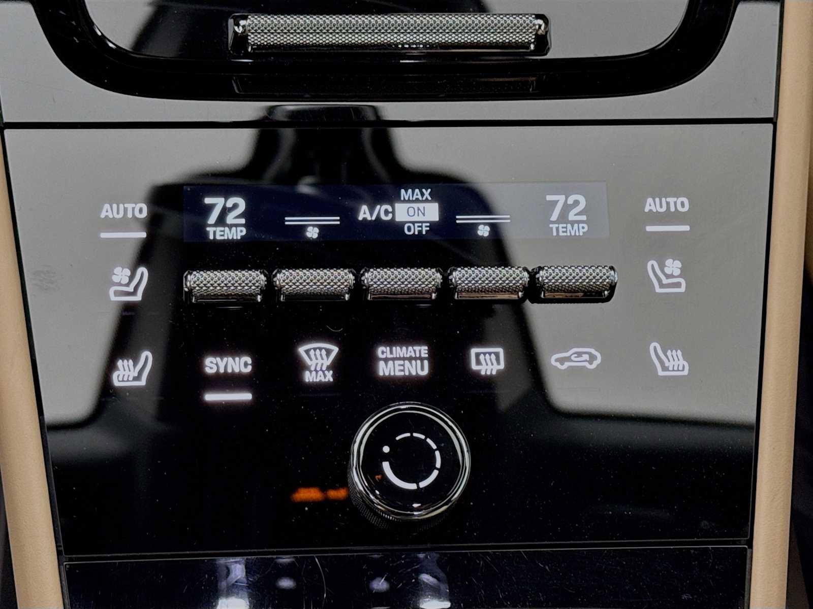 Certified 2025 Porsche Cayenne Coupe image 21