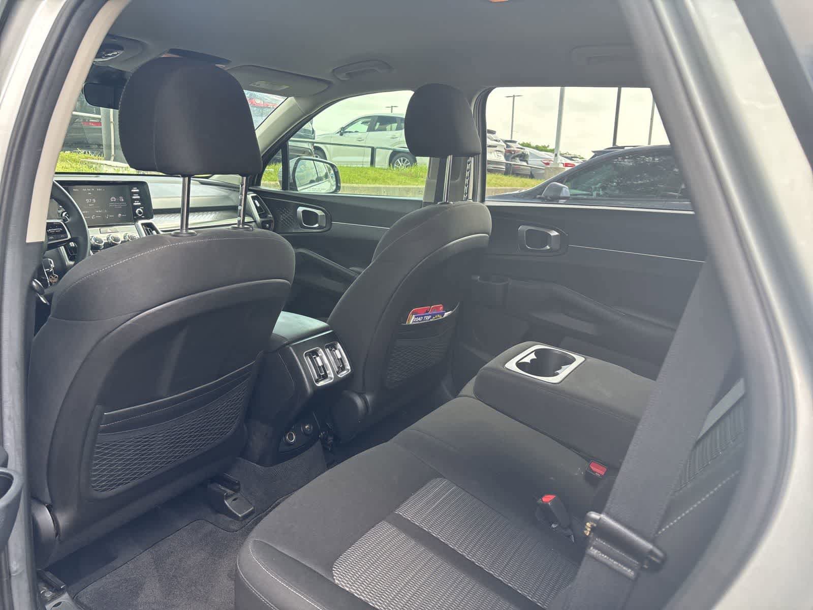 Used 2022 Kia Sorento LX FWD image 4