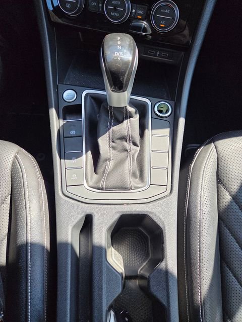 Certified 2023 Volkswagen Jetta SEL FWD image 22