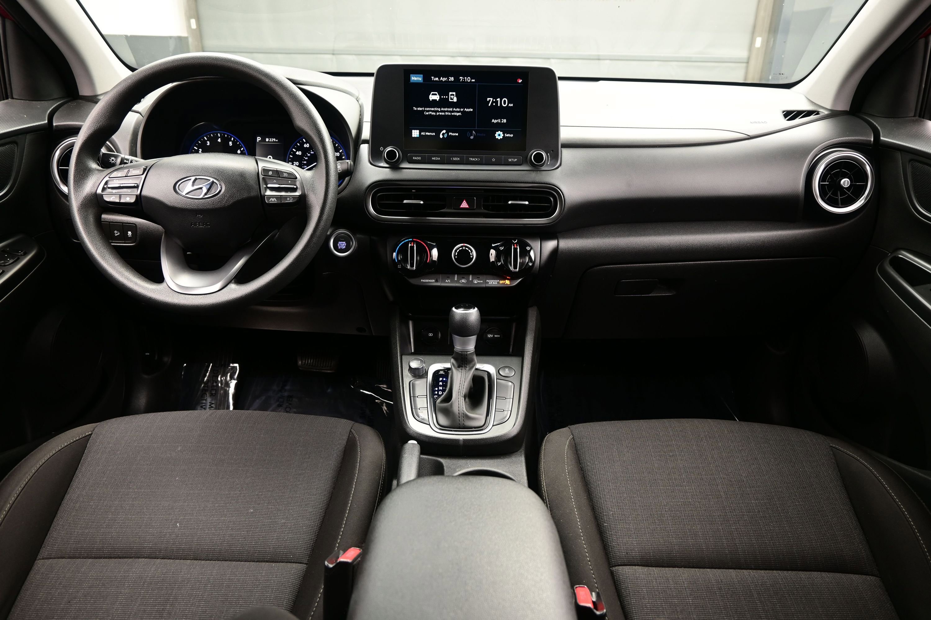 Certified 2022 Hyundai Kona SEL AWD/4WD image 16