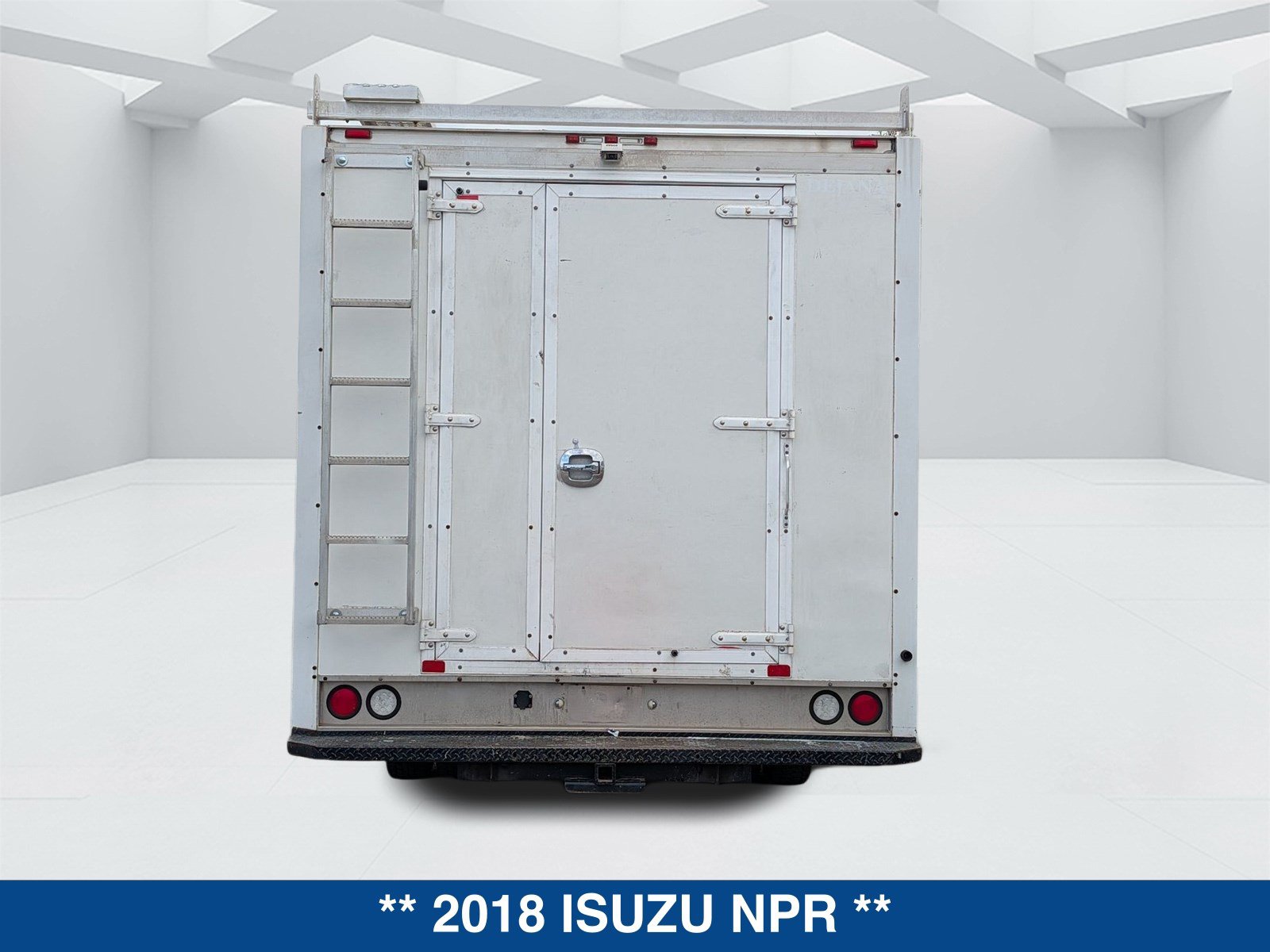 Used 2018 Isuzu NPR RWD image 6