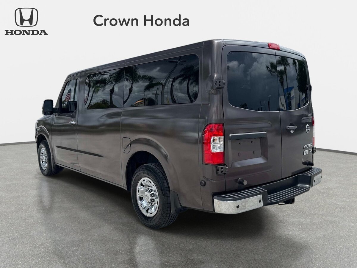 Used 2015 Nissan NV 3500 SV w/ Technology Package RWD image 3