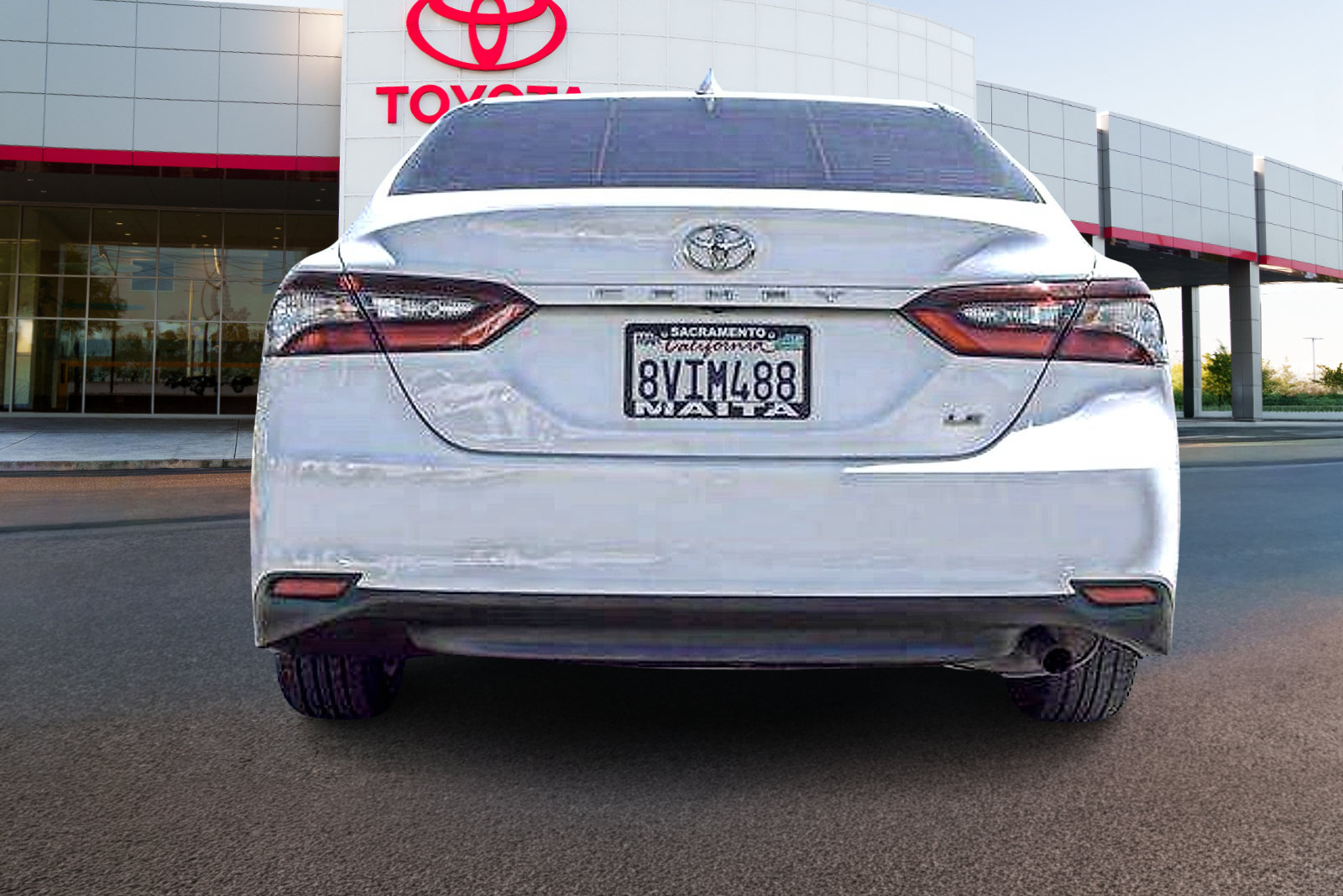 Used 2021 Toyota Camry LE w/ Convenience Package FWD image 6