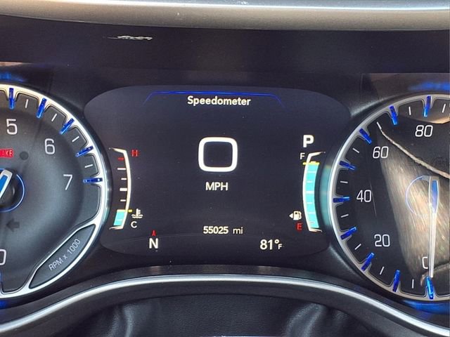 Used 2024 Chrysler Pacifica Touring-L FWD image 20