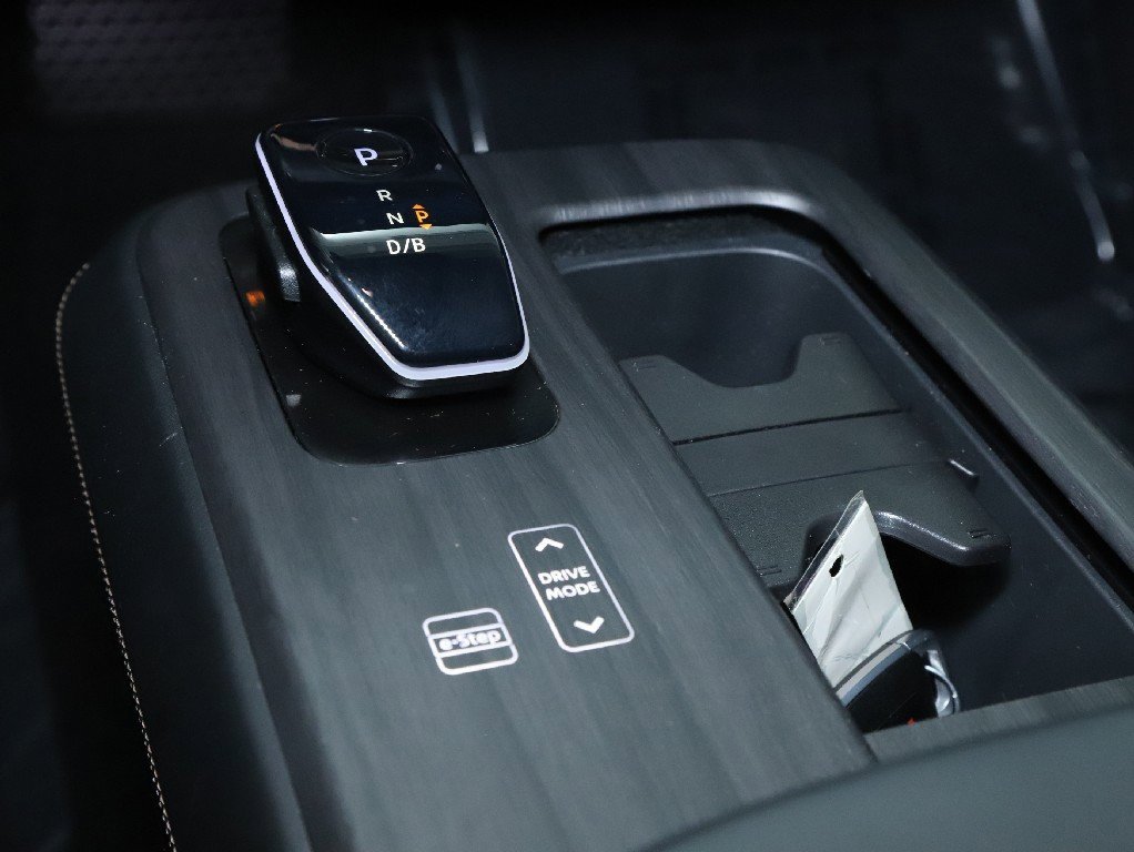 Used 2023 Nissan Ariya FWD image 26