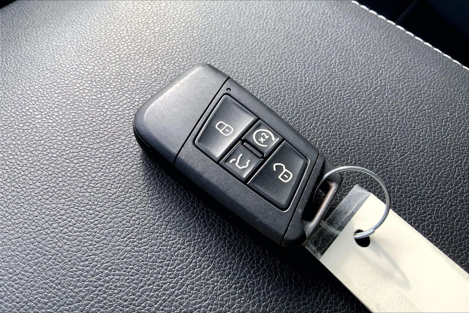 Used 2021 Volkswagen Atlas Cross Sport SE image 14