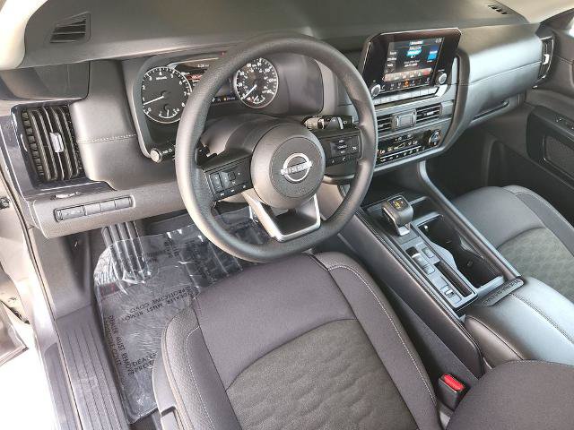 Certified 2025 Nissan Pathfinder S FWD image 12