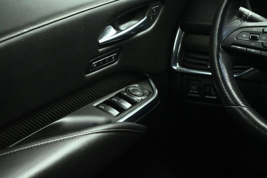 Used 2019 Cadillac XT4 Sport w/ Cold Weather Package FWD image 40