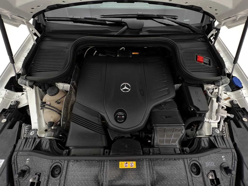 Used 2025 Mercedes-Benz GLS 450 4MATIC image 27