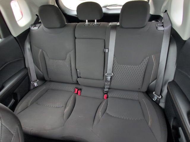 Used 2021 Jeep Compass Sport image 8