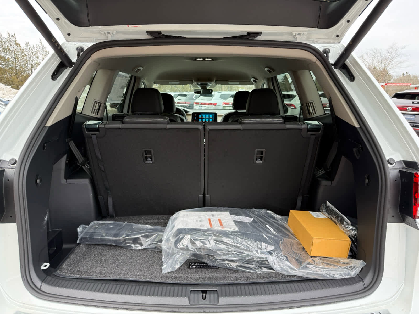 New 2026 Volkswagen Atlas SE image 14