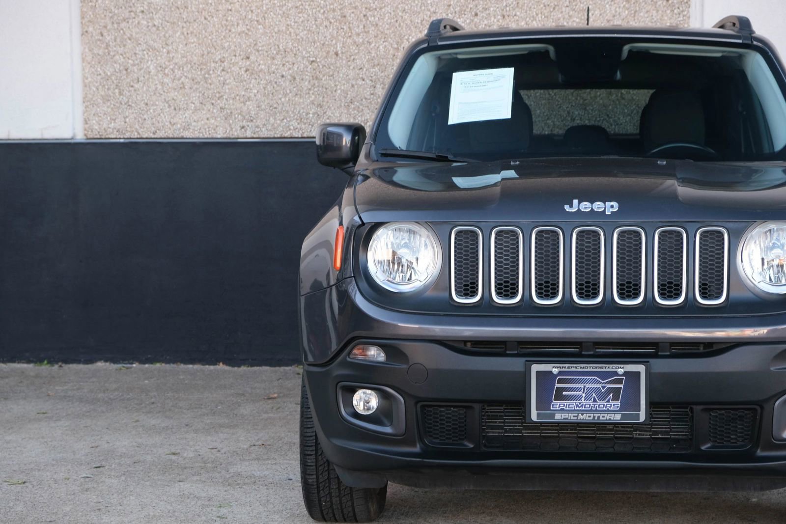 Used 2017 Jeep Renegade Latitude image 3