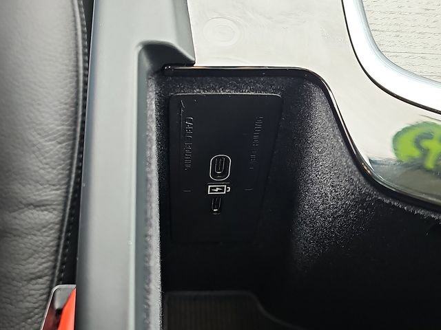 Used 2025 Volvo XC60 B5 Plus w/ Protection Package Premier image 26