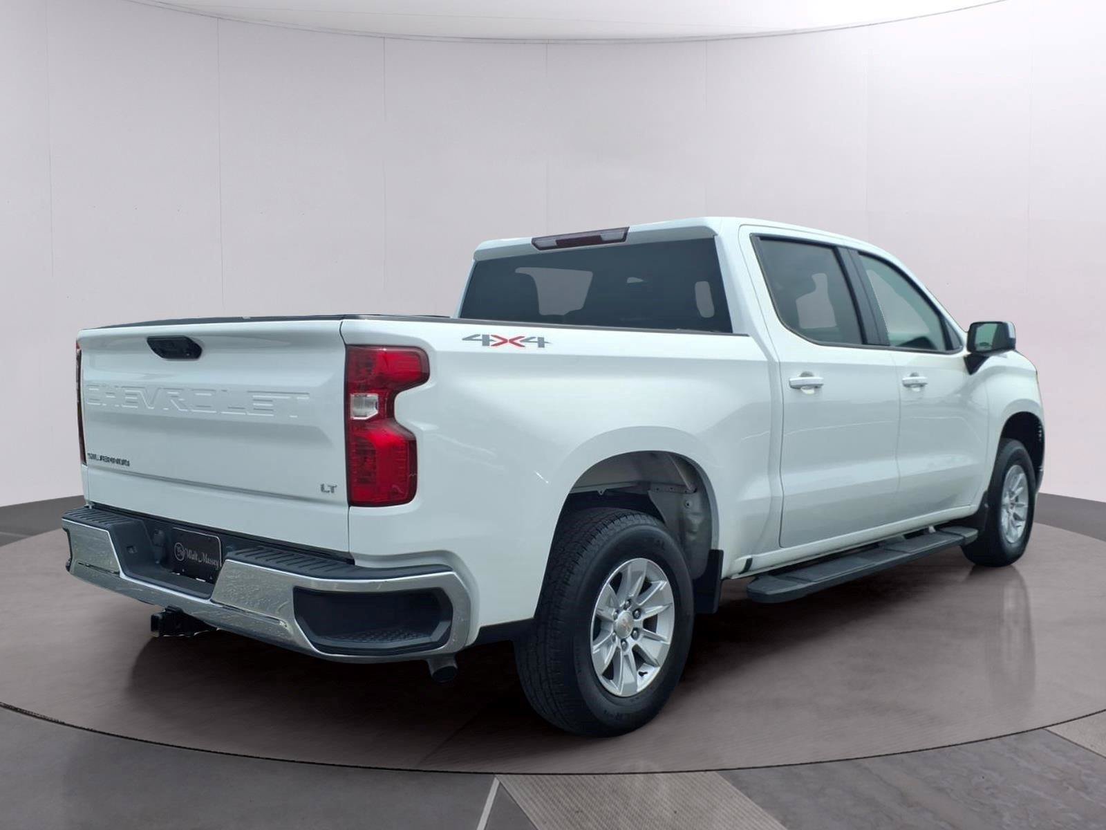 Used 2023 Chevrolet Silverado 1500 LT AWD/4WD image 5