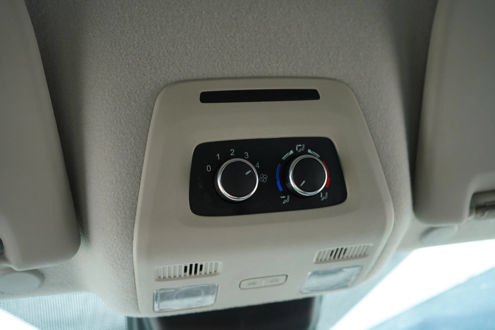 Used 2024 Ford Transit 350 XLT RWD image 27