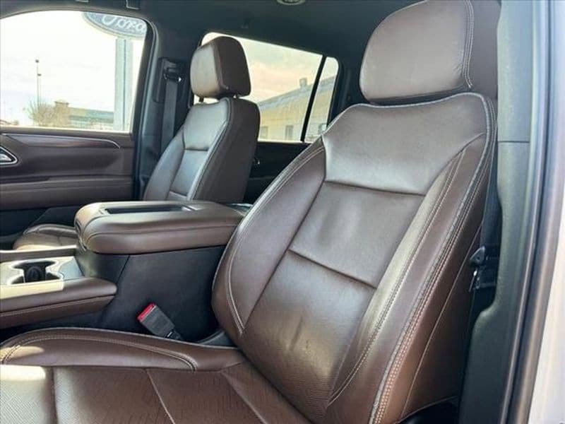 Used 2021 Chevrolet Suburban High Country AWD/4WD image 11