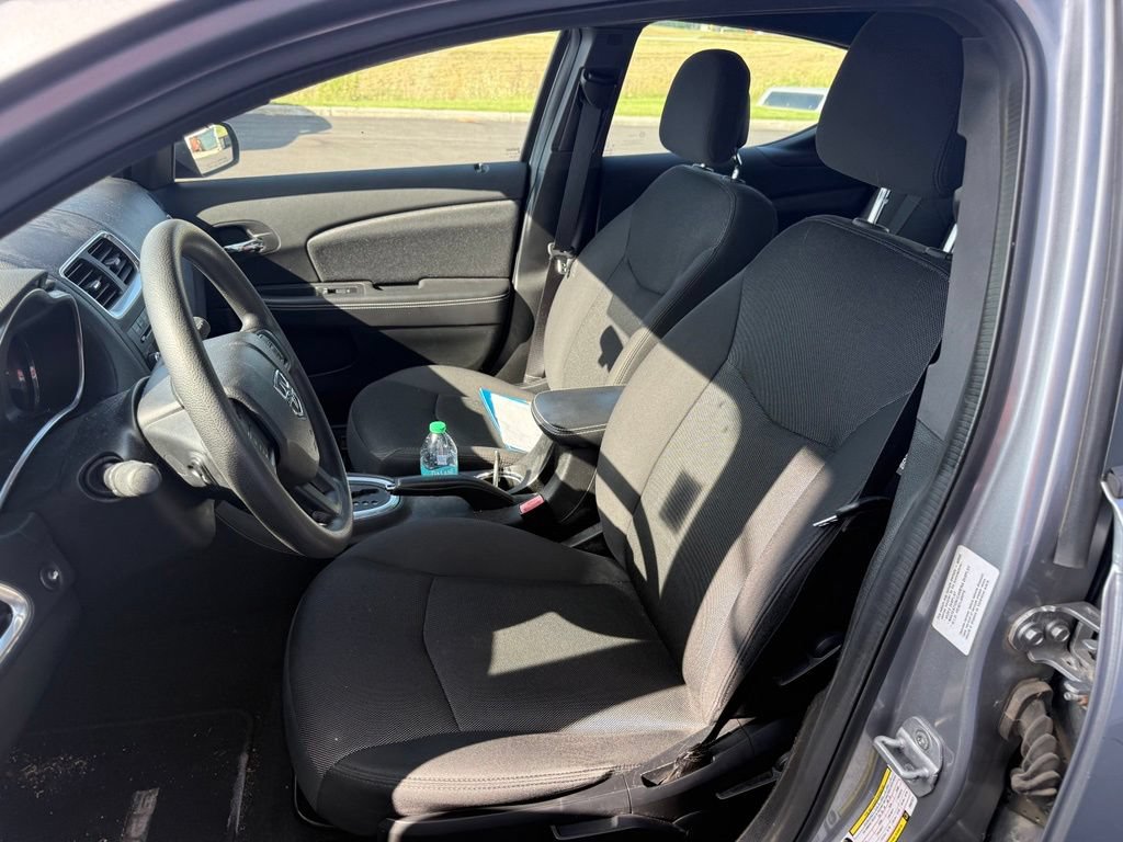 Used 2013 Dodge Avenger SE FWD image 16