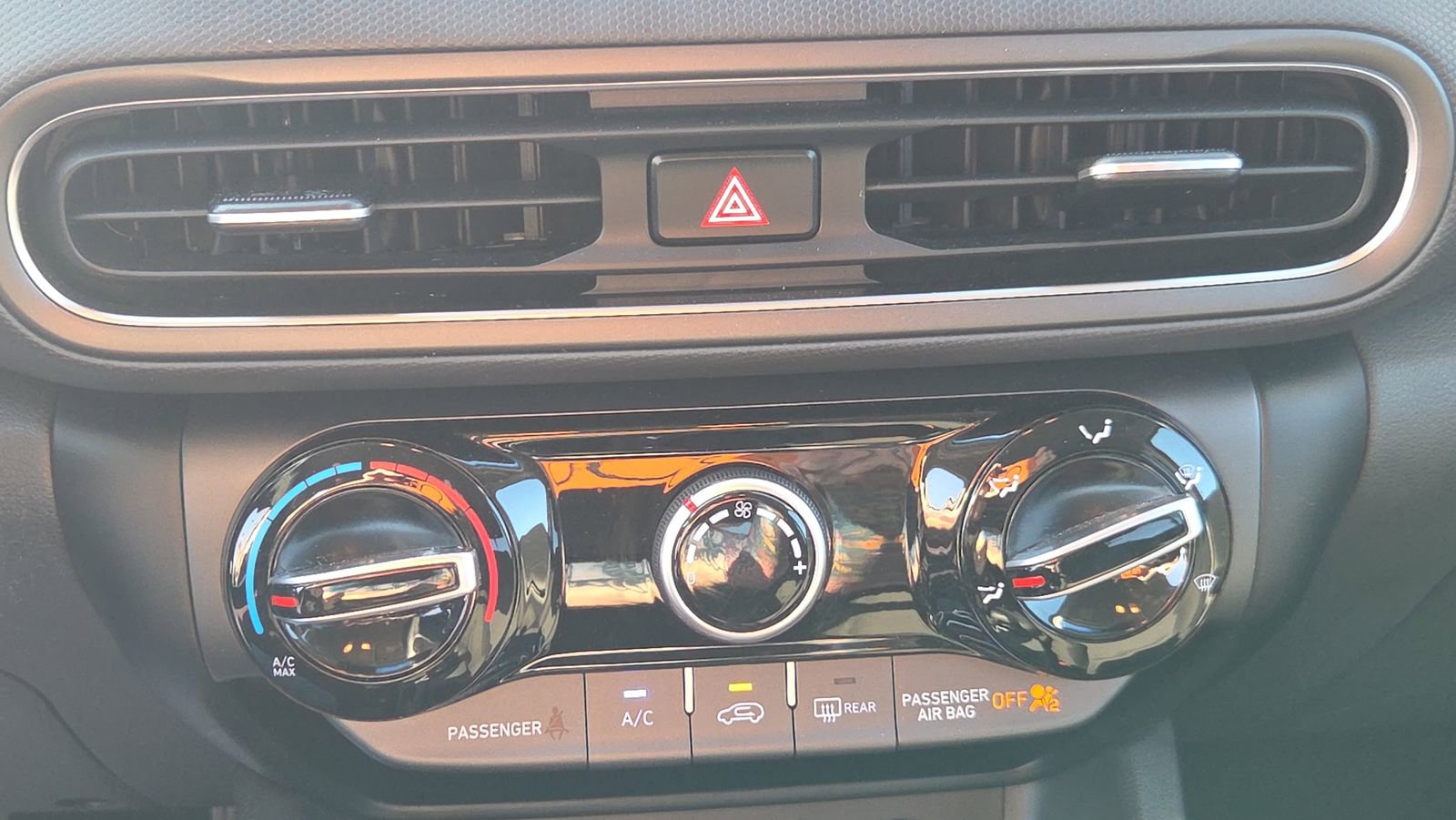 Used 2023 Hyundai Kona SEL image 18