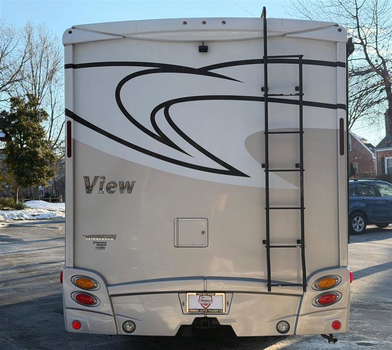 Used 2015 Mercedes-Benz Sprinter 3500 image 9