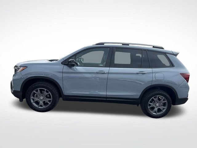 Used 2024 Honda Passport TrailSport image 2