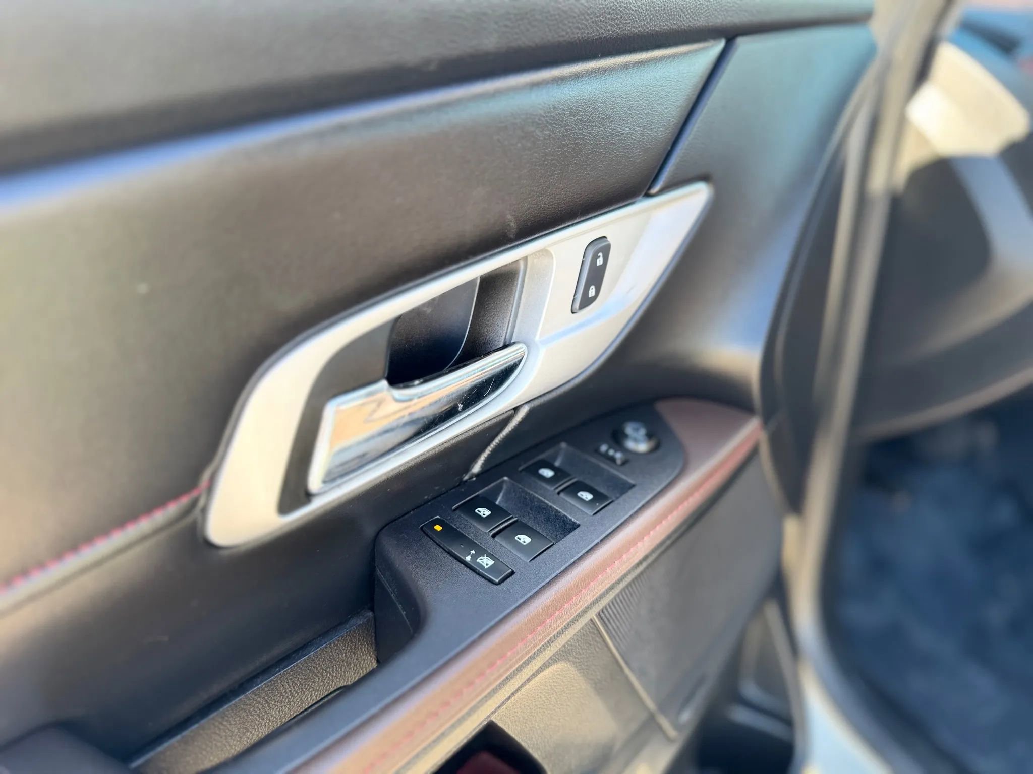 Used 2015 GMC Terrain SLT image 31