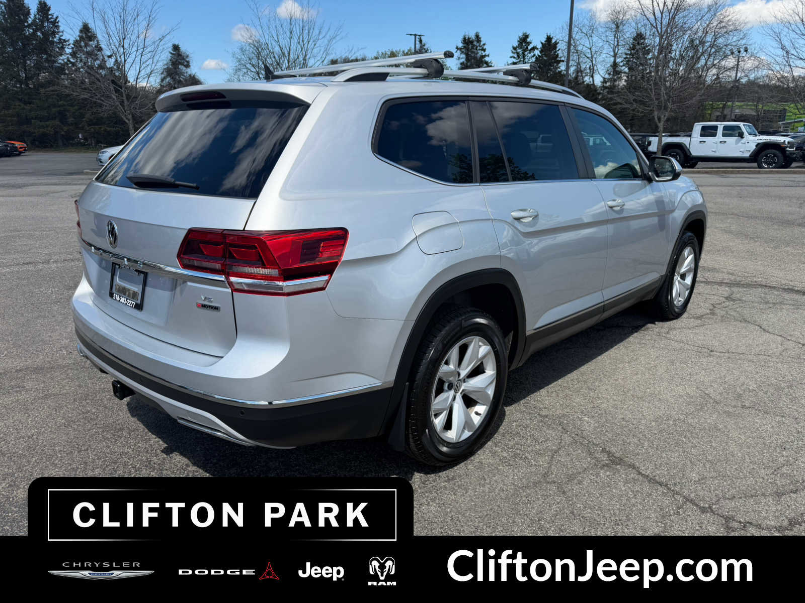 Used 2018 Volkswagen Atlas SEL AWD/4WD image 4