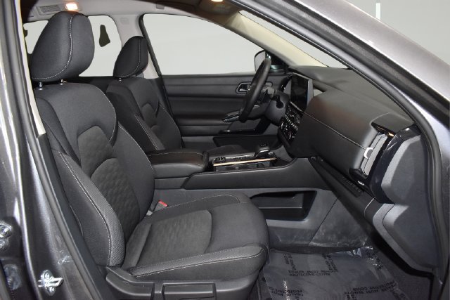 Used 2026 Nissan Pathfinder SV AWD/4WD image 15