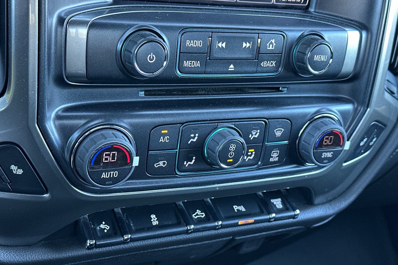 Used 2019 Chevrolet Silverado 2500 LTZ w/ Duramax Plus Package AWD/4WD image 18