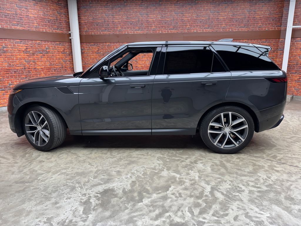 Used 2023 Land Rover Range Rover Sport SE AWD/4WD image 2