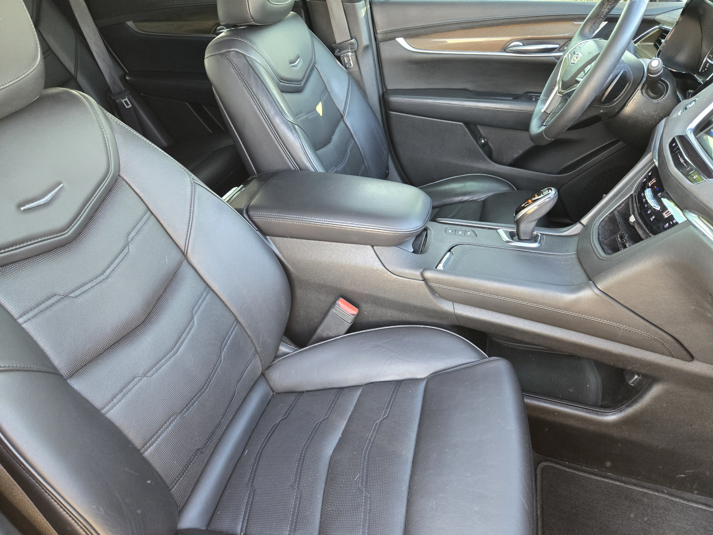 Used 2017 Cadillac XT5 Platinum AWD/4WD image 10