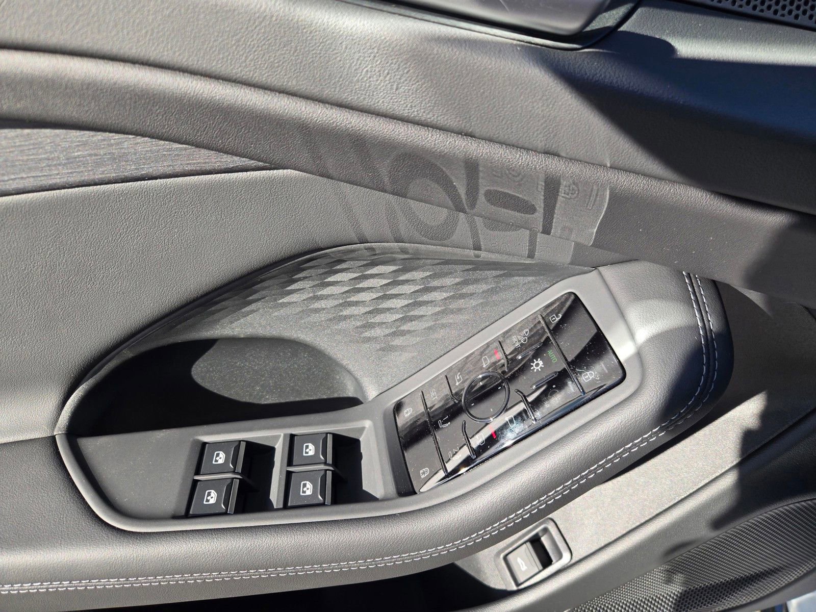 New 2026 Audi A6 Premium Plus AWD/4WD image 18