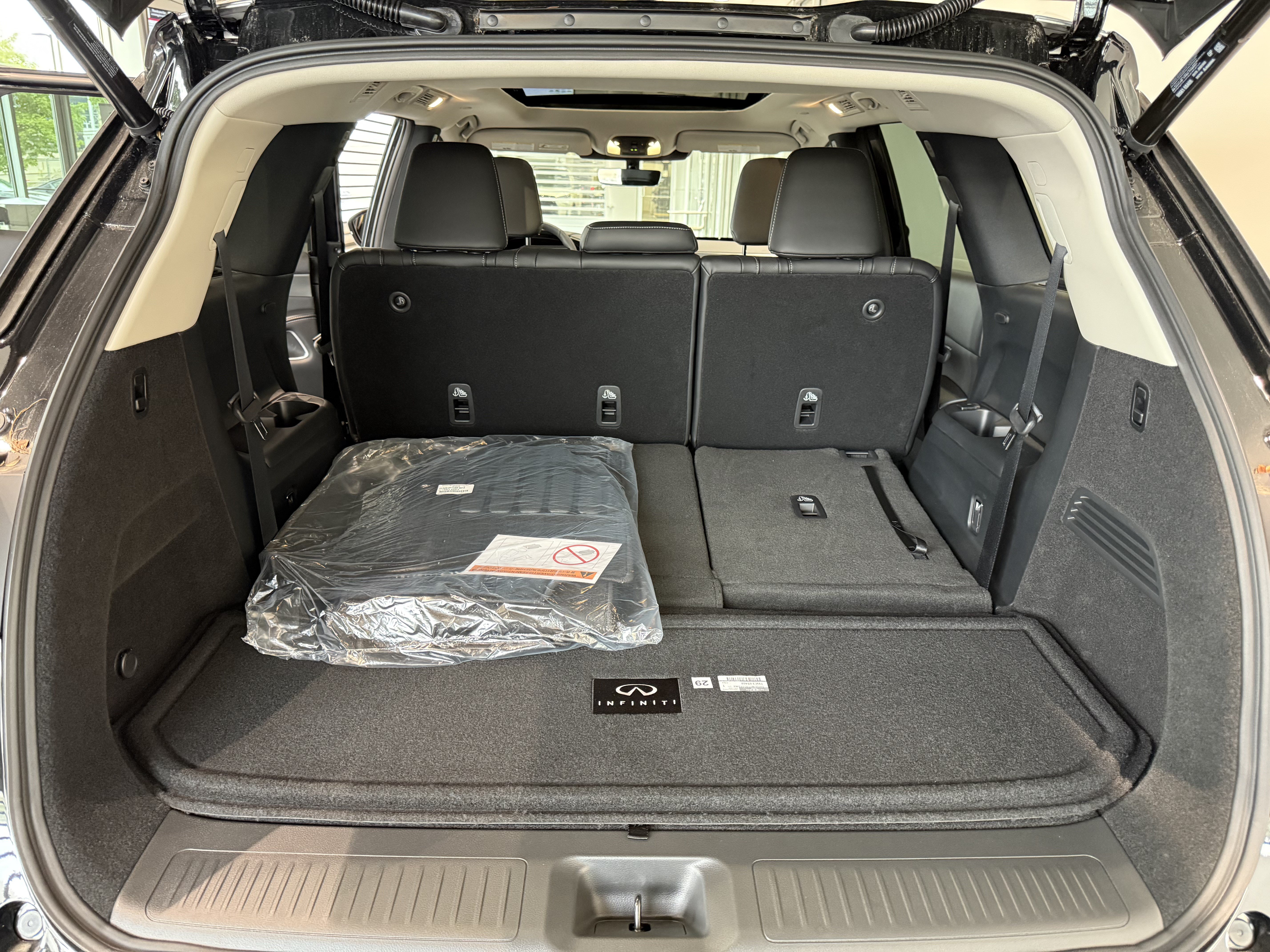 New 2027 INFINITI QX60 Luxe w/ Cargo Package AWD/4WD image 10