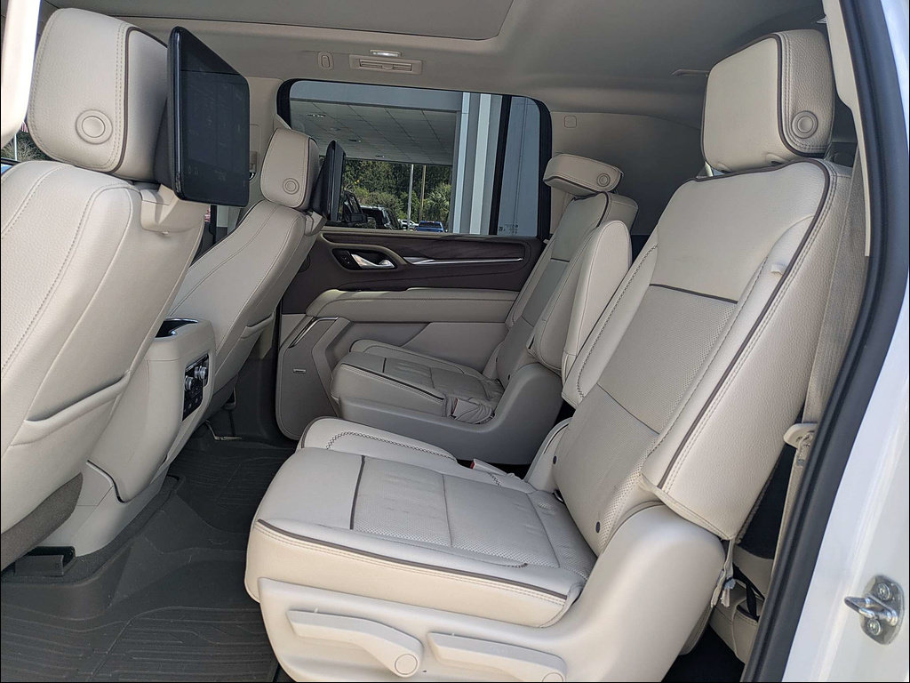 Used 2021 GMC Yukon XL Denali AWD/4WD image 17