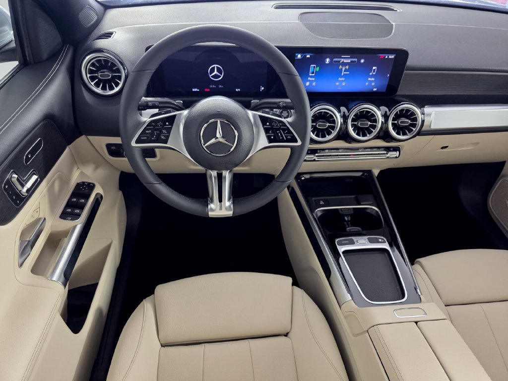 New 2026 Mercedes-Benz GLB 250 image 10