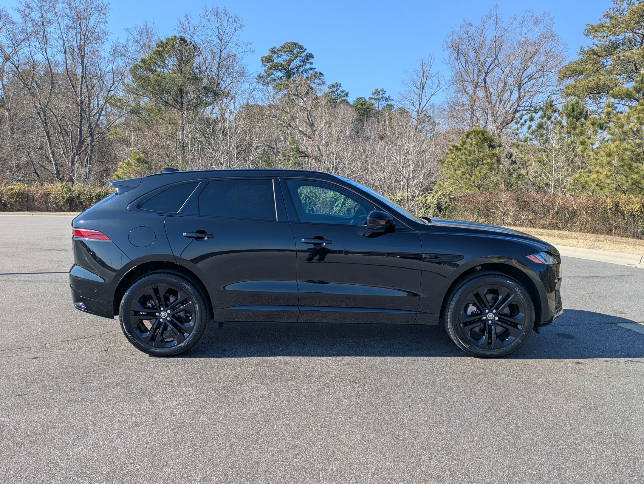 New 2026 Jaguar F-PACE R-Dynamic S image 4