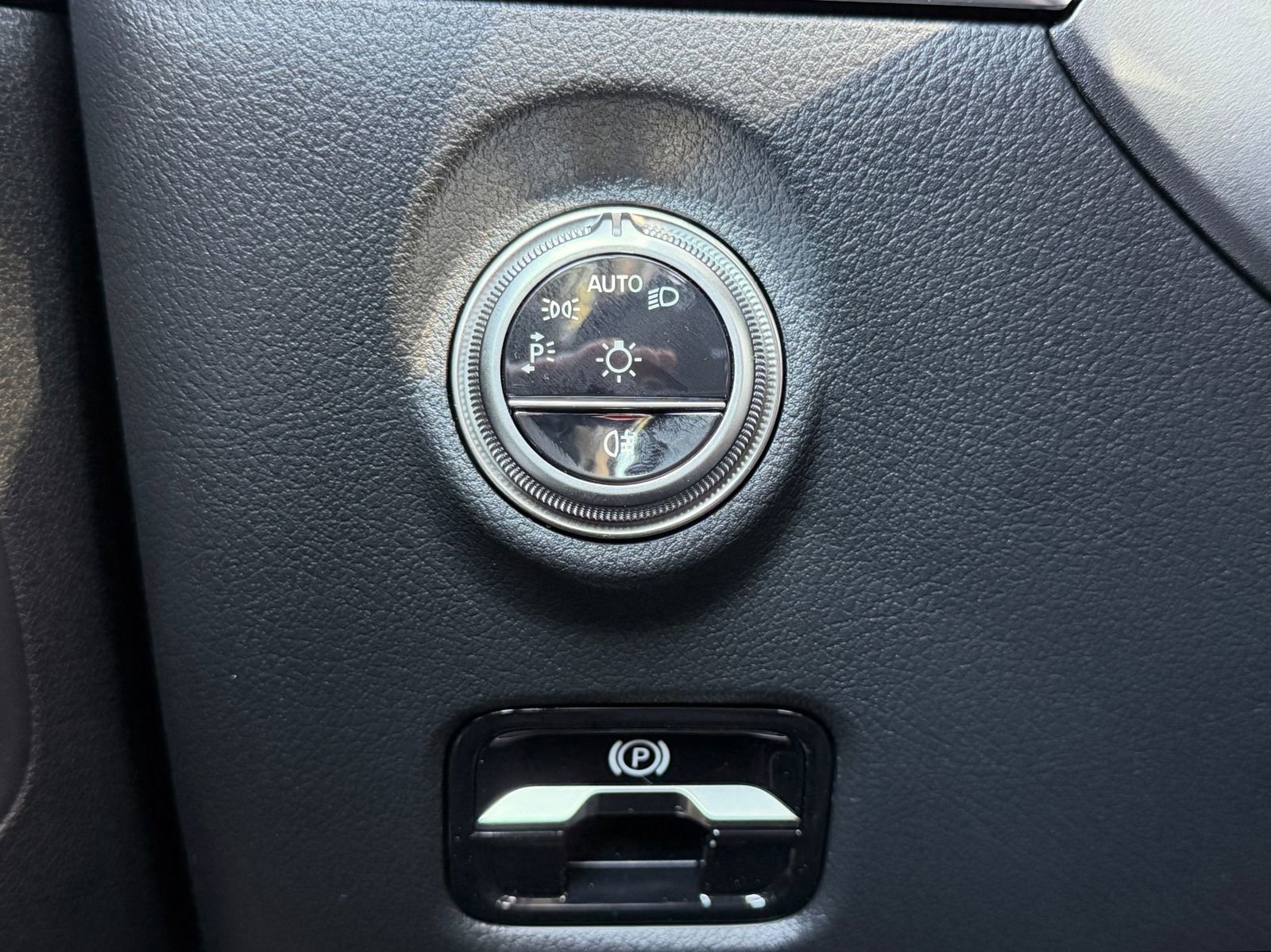 New 2026 Mercedes-Benz C 300 Sedan image 21