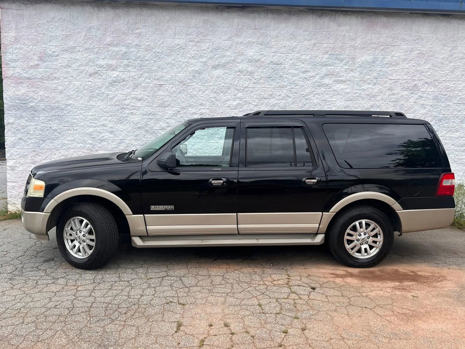 Used 2007 Ford Expedition EL Eddie Bauer RWD image 5
