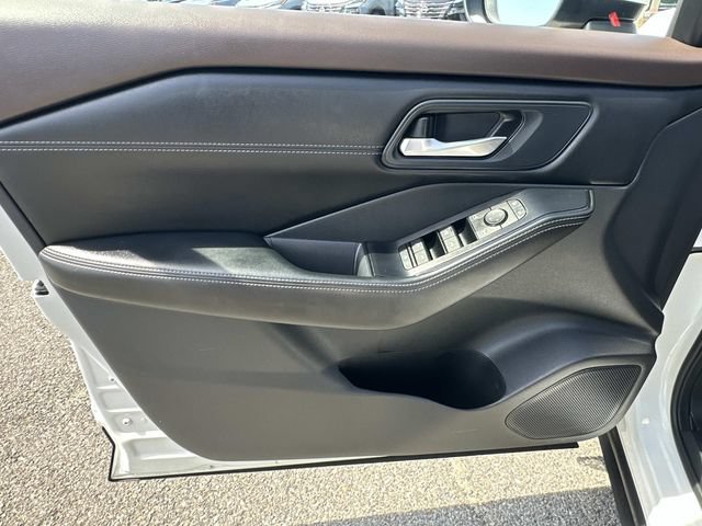Used 2023 Nissan Rogue SV w/ SV Premium B Package AWD/4WD image 17