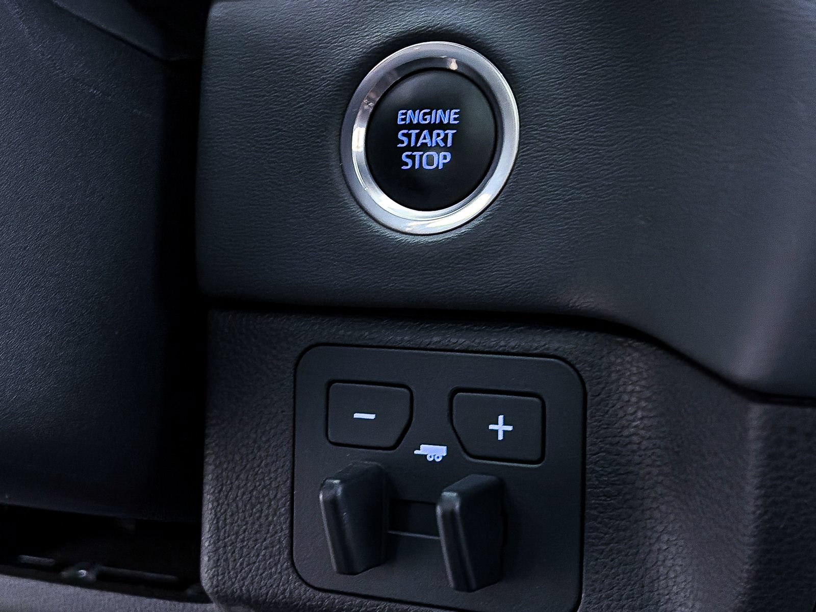 Used 2024 Toyota Tundra Platinum AWD/4WD image 29