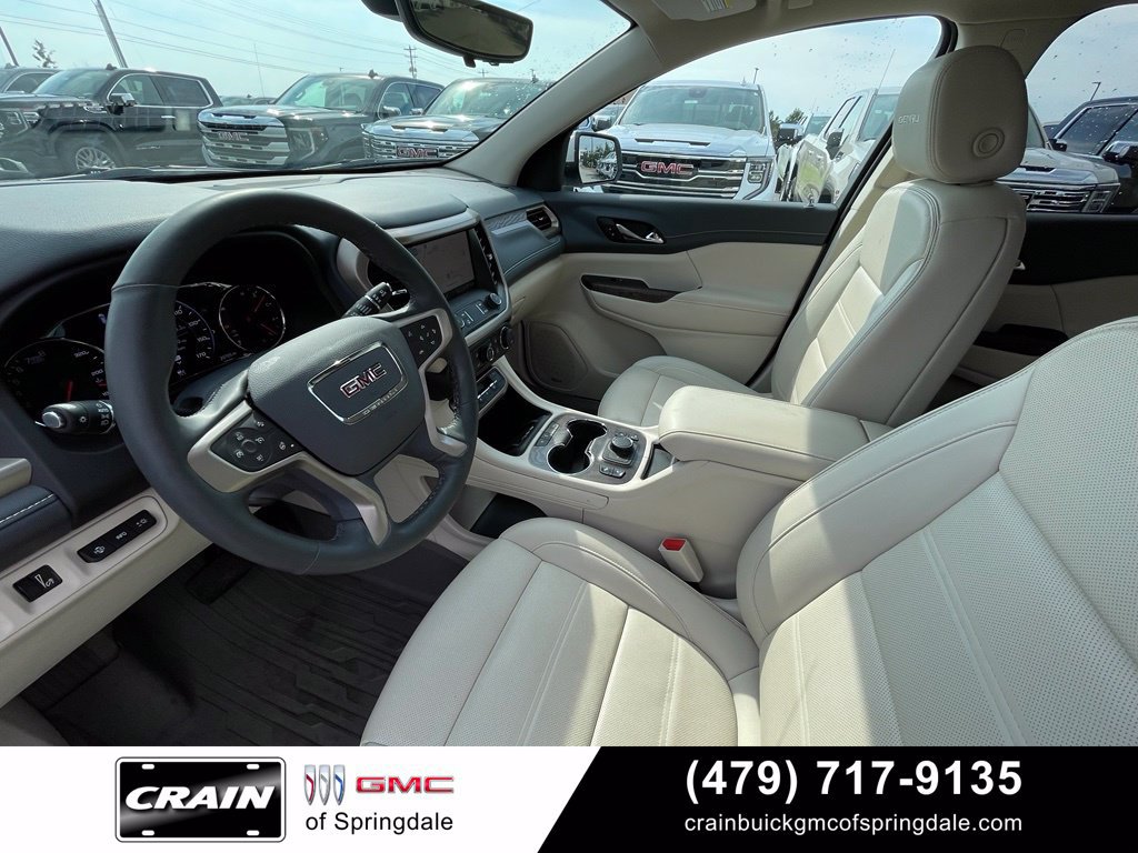 Used 2023 GMC Acadia Denali w/ Denali Ultimate Package FWD image 10
