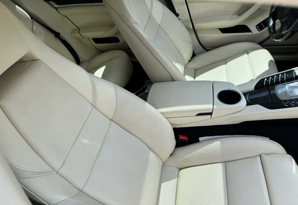 Used 2013 Porsche Panamera AWD/4WD image 31