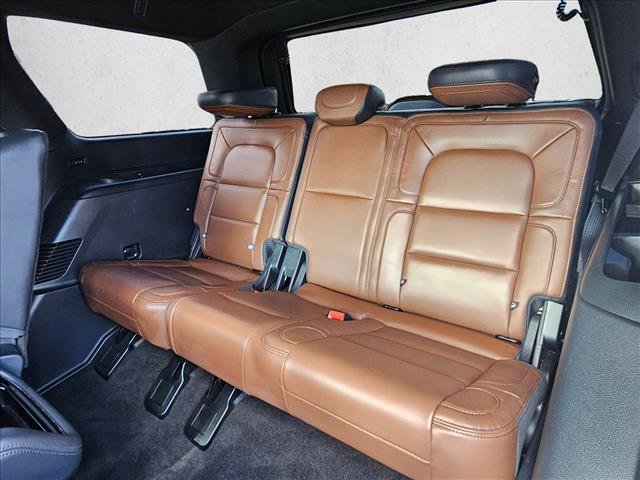 Used 2024 Lincoln Navigator Reserve image 16