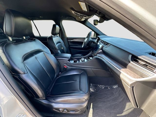 Used 2024 Jeep Grand Cherokee Limited AWD/4WD image 28