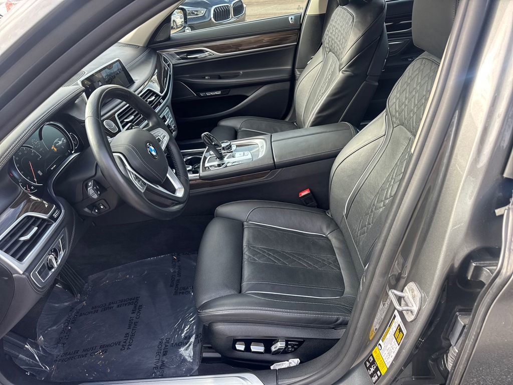 Used 2018 BMW 750i xDrive image 9
