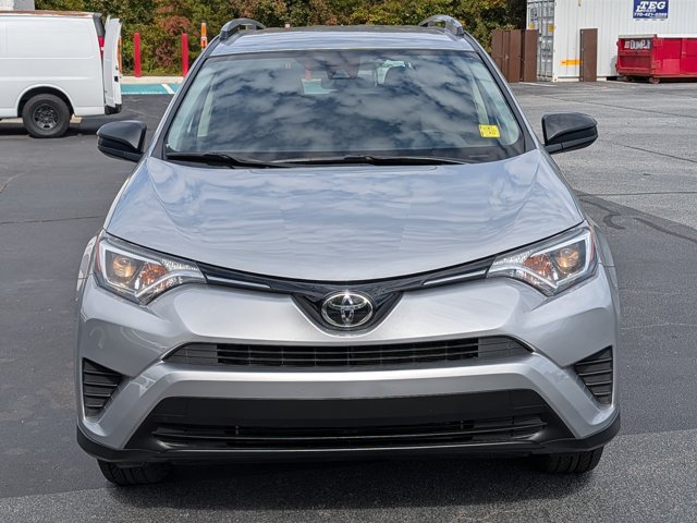 Used 2018 Toyota RAV4 LE FWD image 2