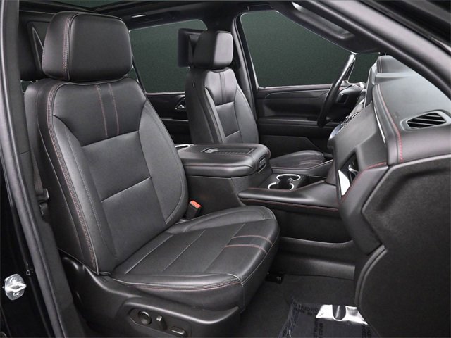 Used 2022 Chevrolet Suburban RST w/ Luxury Package image 27