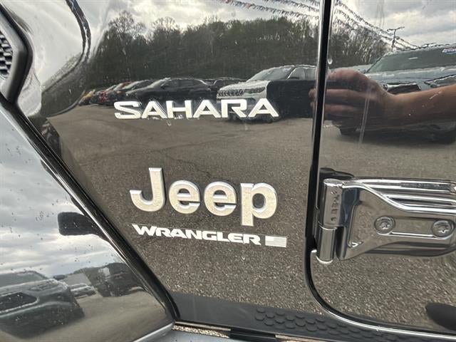 Used 2023 Jeep Wrangler Unlimited Sahara w/ Cold Weather Group AWD/4WD image 16