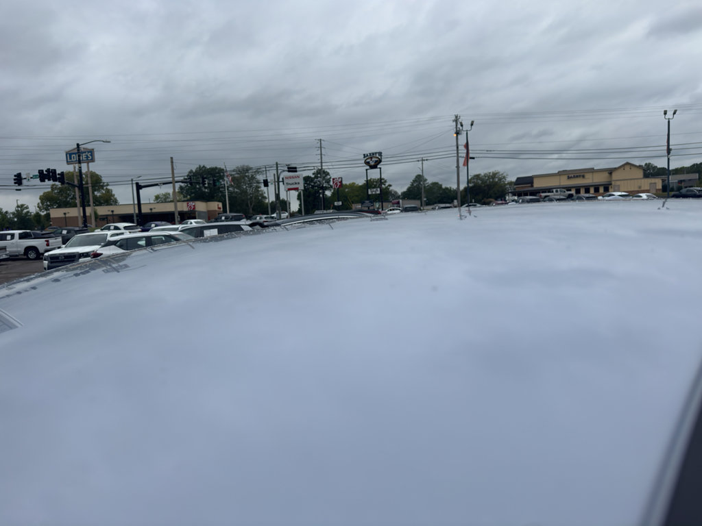 New 2025 Nissan Versa SR w/ Trunk Package image 10